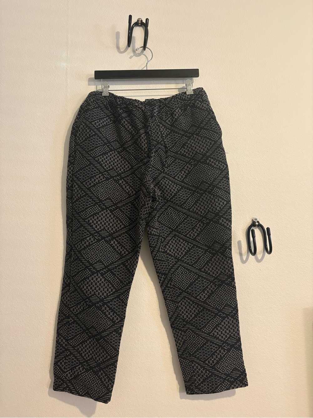 Men's Black Patterned Joggers with Elastic Waist